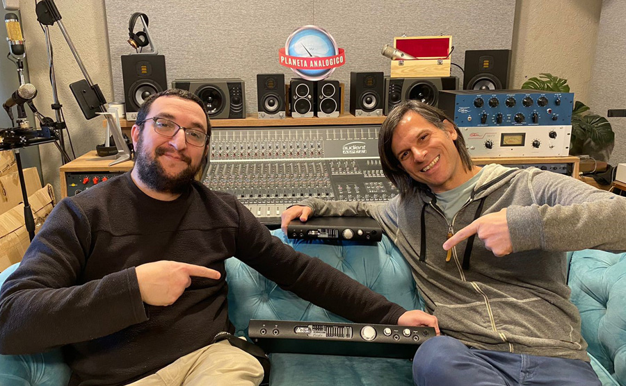Mariano Caraballo and Daniel Paracha from Planeta Analogico in Argentina